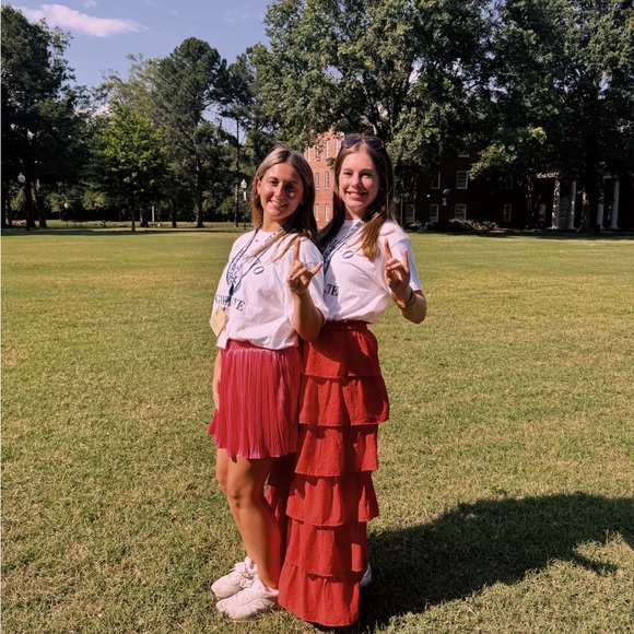 hi I’m maggie!! 🤍 - Picture 14 of 16